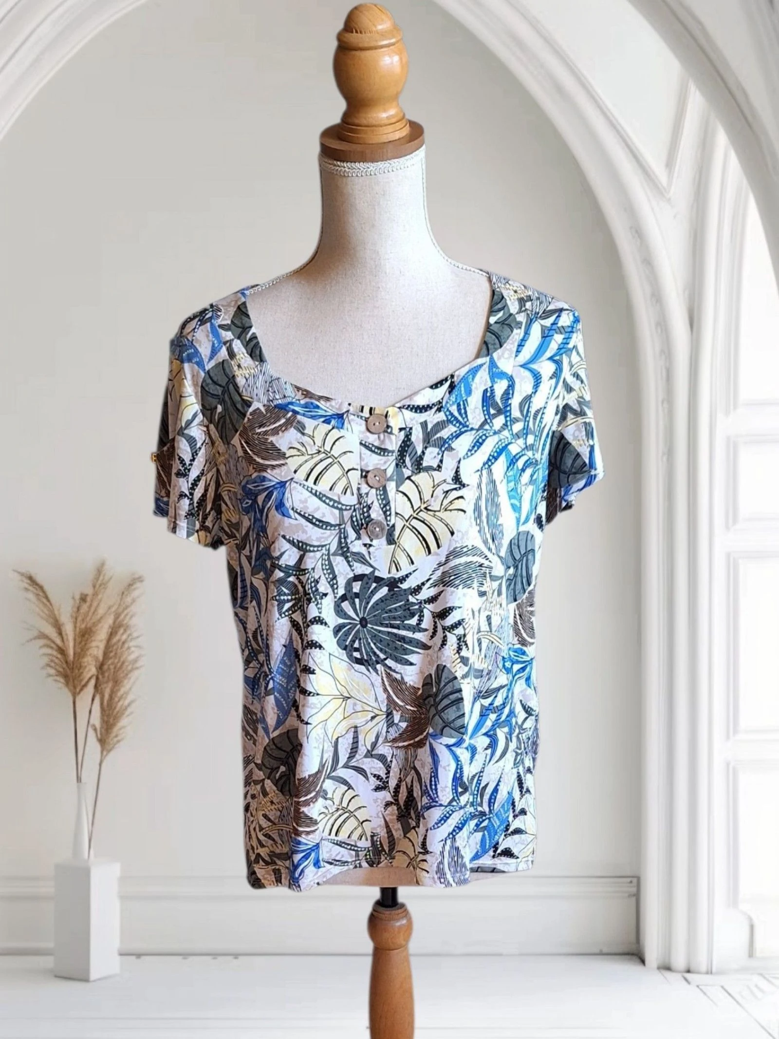 Tee-shirt femme manches courtes imprimé feuillage Armand Thiery 🩵